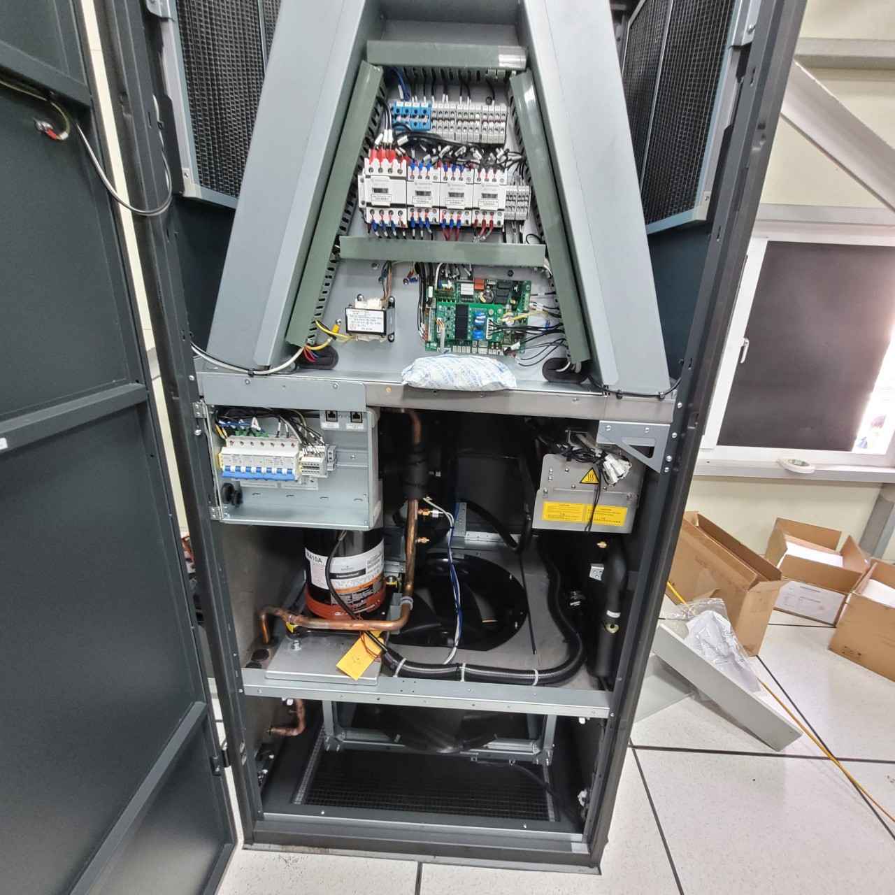 Điều hòa chính xác DME 27KW